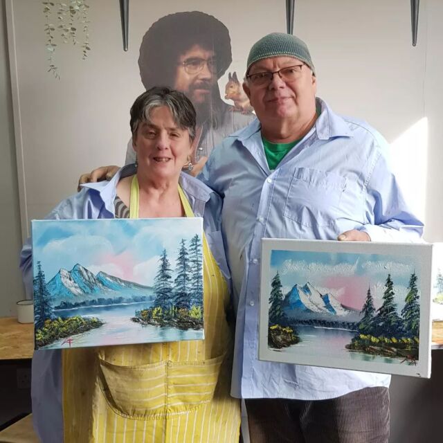 Bob Ross fans showing their dedication at the weekend...
A combined total of 500 miles between these lovely 2 couples who had travelled from Devon and Somerset to experience the Joy of Painting yesterday.

I felt very honoured to be sharing the day with such aficionados! And look forward to welcoming them back to get another painting ticked off their wishlist.🗒✏🎨❤