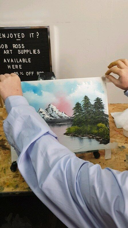 Another fabulous border reveal from today's class. Beautiful work! 

#paintlikebobross #oilpainting #wetonwet #welshartist #cardiffartists #thingstodocardiff #christmasgifts #allaprima #supportsmallbusiness #supportlocal #newbusiness